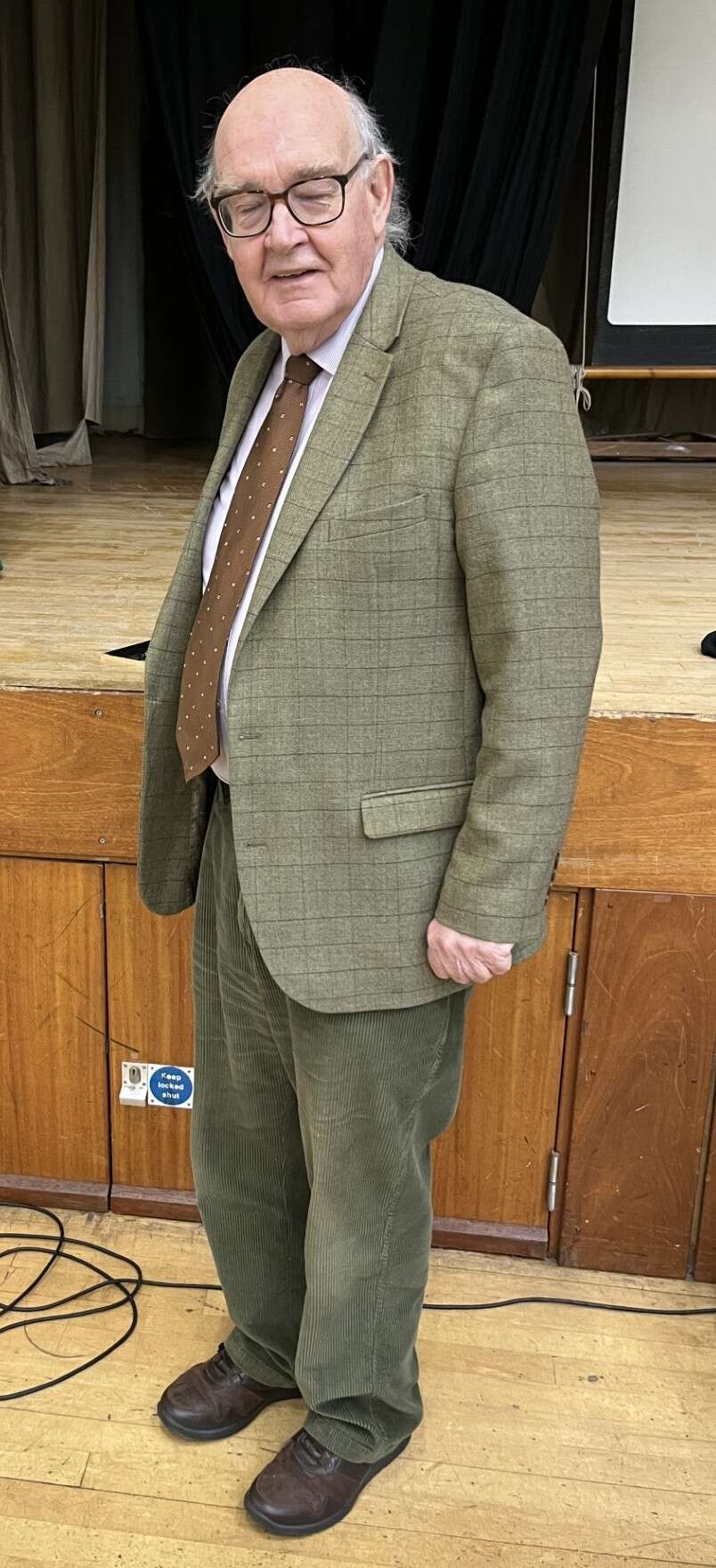 The crumbling of British Politics in Turmoil by Andrew Baker